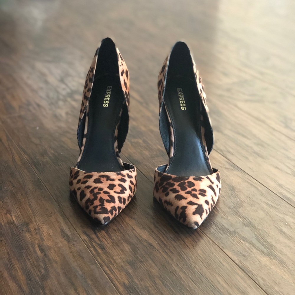 Express leopard heels Size 10